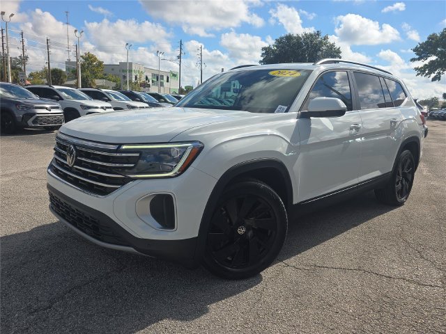 Used 2024 Volkswagen Atlas SE w/ Panoramic Sunroof Package FWD image 28