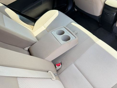 Used 2015 Toyota Corolla LE FWD image 35