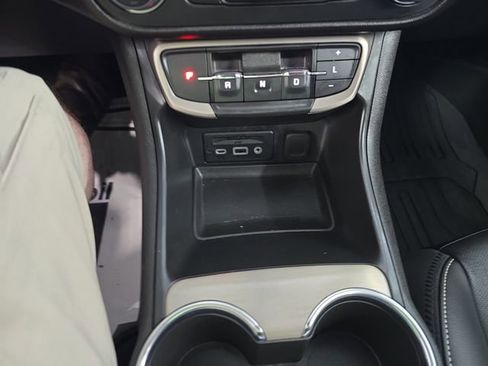 Used 2024 GMC Terrain Denali w/ Denali Premium Package AWD/4WD image 22