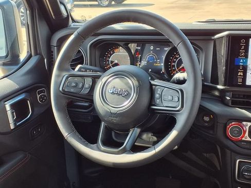 Used 2026 Jeep Wrangler Unlimited Rubicon AWD/4WD image 7