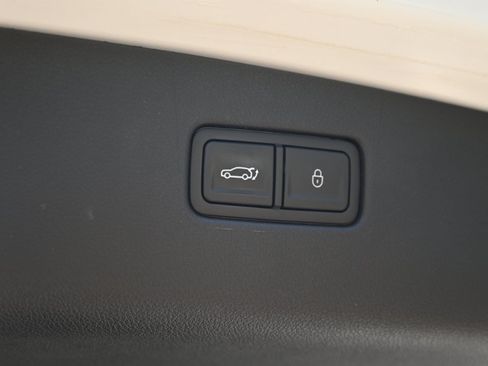 Used 2025 Genesis GV70 2.5T AWD/4WD image 22