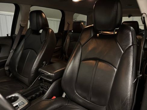 Used 2010 GMC Acadia SLT image 23
