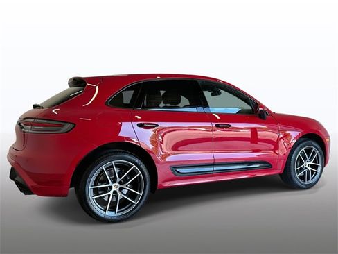 Used 2024 Porsche Macan image 10