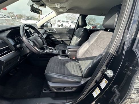 Used 2022 Mitsubishi Outlander SE image 25