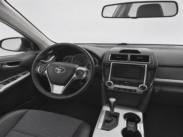 Used 2012 Toyota Camry SE FWD image 18