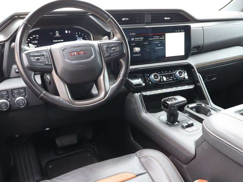 Used 2022 GMC Sierra 1500 AT4 w/ AT4 Premium Package AWD/4WD image 5