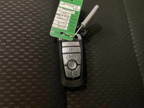 Used 2025 Ford Escape SE FWD image 28