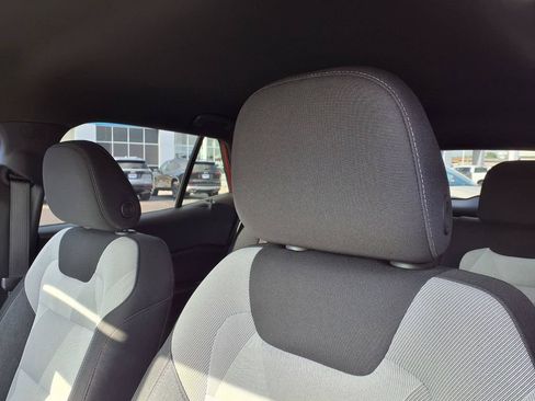 Used 2024 Chevrolet Trax RS FWD image 17