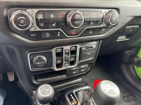 Used 2025 Jeep Wrangler Unlimited Sport AWD/4WD image 22