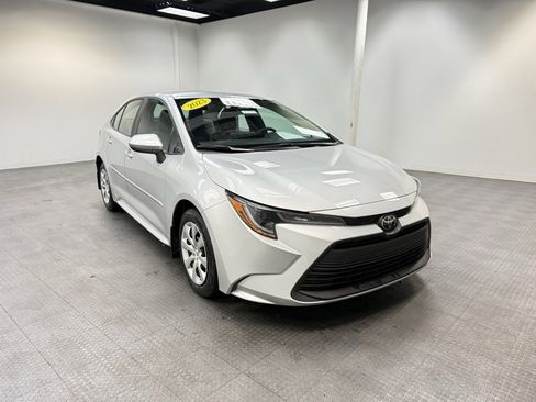 Used 2023 Toyota Corolla LE image 8