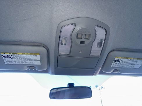 Used 2015 Toyota Prius Three image 33