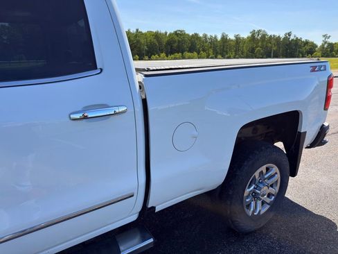 Used 2019 Chevrolet Silverado 2500 LTZ w/ Duramax Plus Package AWD/4WD image 18
