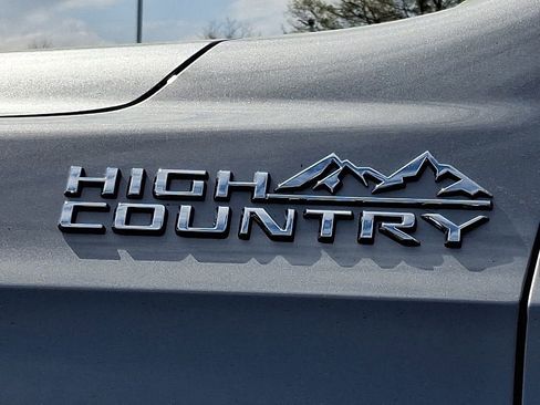 New 2026 Chevrolet Suburban High Country AWD/4WD image 20