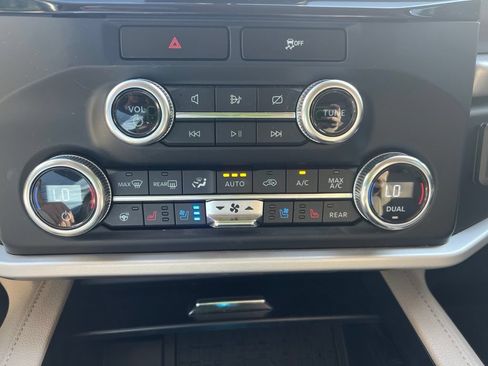 Used 2022 Ford Expedition Max XLT RWD image 15