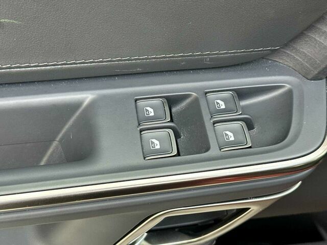 Used 2023 Rivian R1S Adventure Dual AWD/4WD image 13