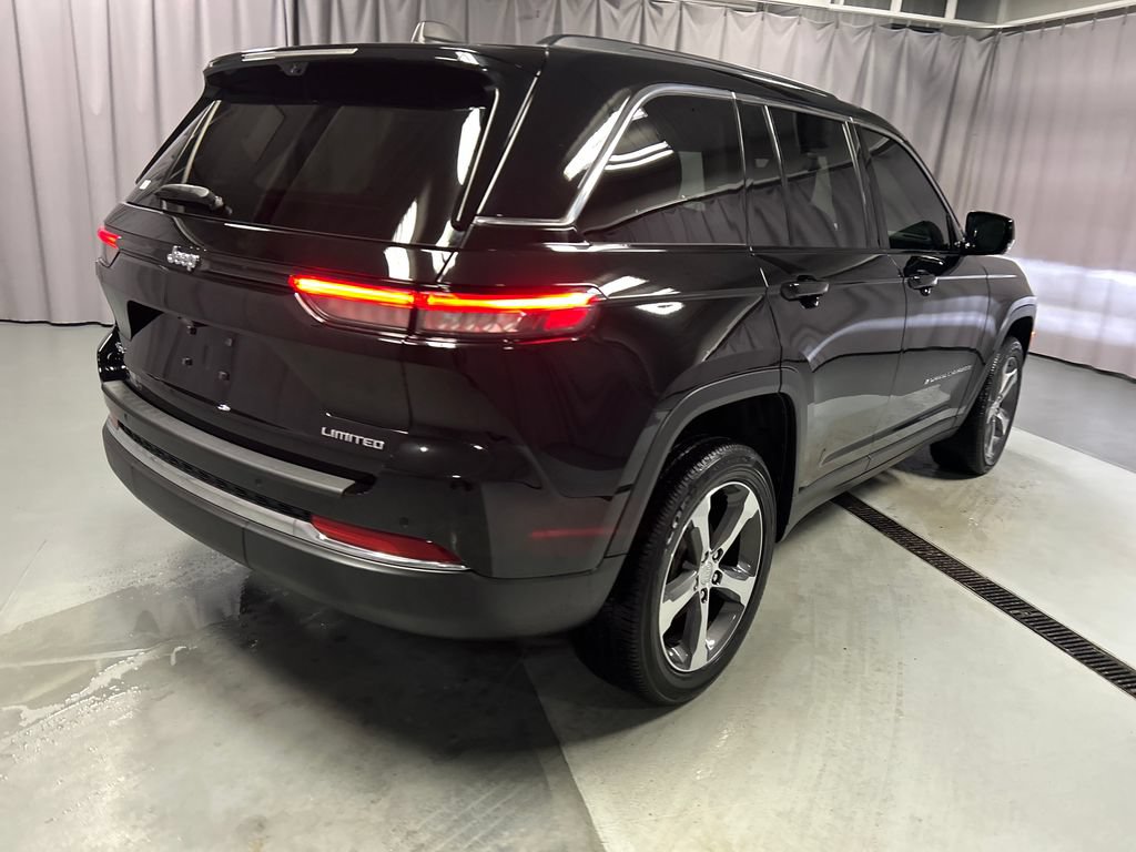 Used 2024 Jeep Grand Cherokee Limited w/ Luxury Tech Group II AWD/4WD image 7