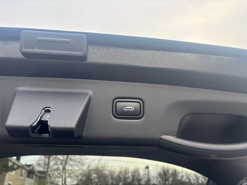 Used 2024 Hyundai Tucson Limited image 11