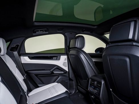 New 2026 Porsche Cayenne Coupe image 15