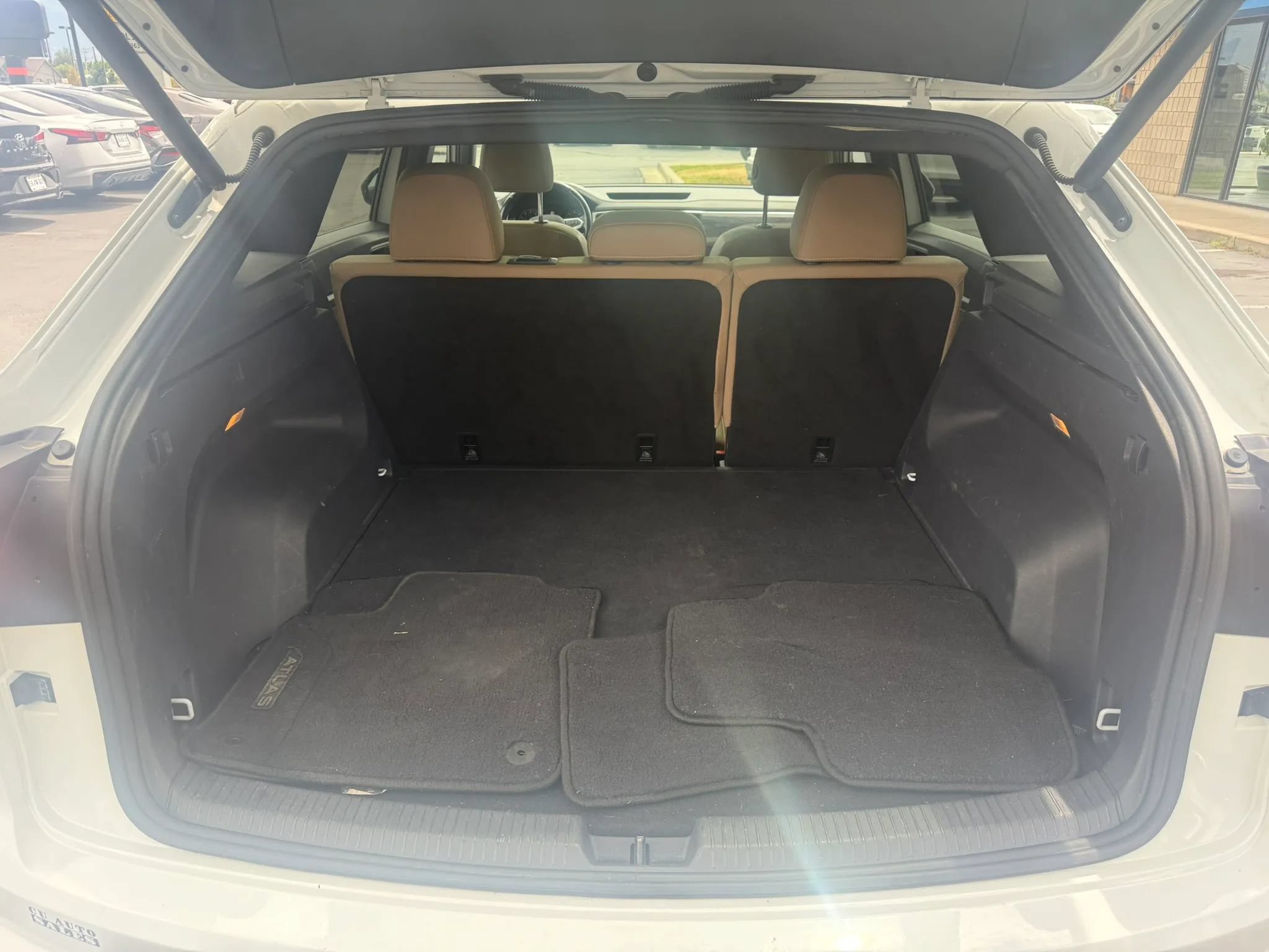 Used 2020 Volkswagen Atlas Cross Sport SE w/ Panoramic Sunroof Package AWD/4WD image 22