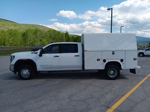 New 2025 GMC Sierra 3500 Pro w/ Convenience Package AWD/4WD image 4