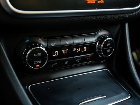 Used 2018 Mercedes-Benz GLA 250 image 23