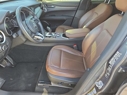 Used 2023 Alfa Romeo Stelvio Ti image 16