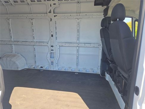 Used 2023 RAM ProMaster 2500 FWD image 11
