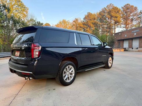 Used 2023 Chevrolet Suburban Premier RWD image 7