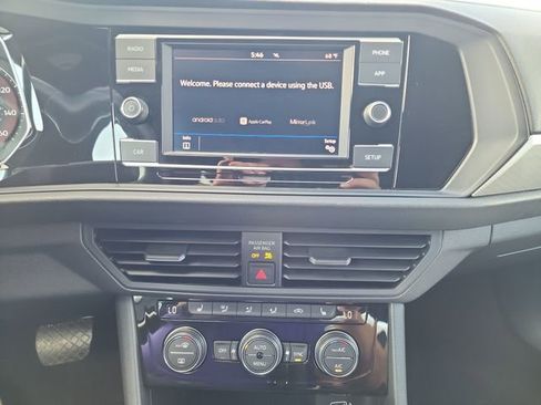 Used 2019 Volkswagen Jetta R-Line FWD image 18