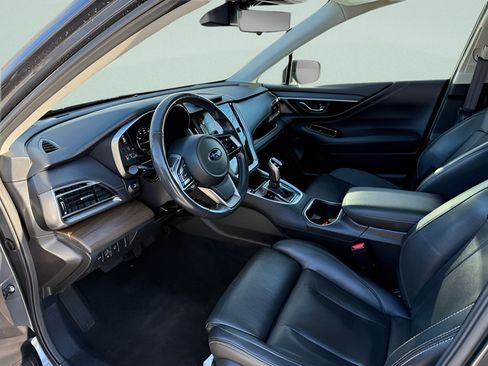 Used 2023 Subaru Outback Touring AWD/4WD image 4