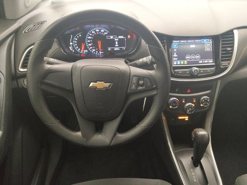 Used 2018 Chevrolet Trax LS FWD image 22