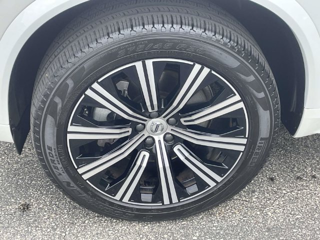 Certified 2024 Volvo XC90 B5 Plus AWD/4WD image 8