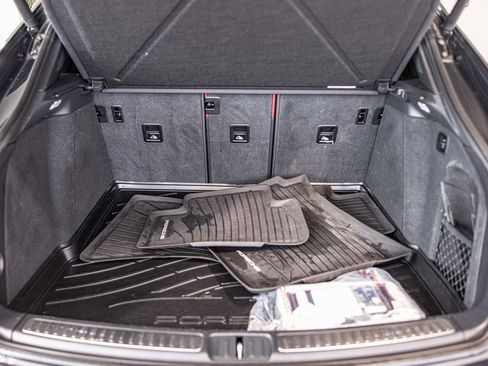 Used 2023 Porsche Macan S image 15