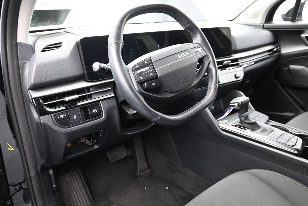 Used 2026 Kia Sportage LX FWD image 11