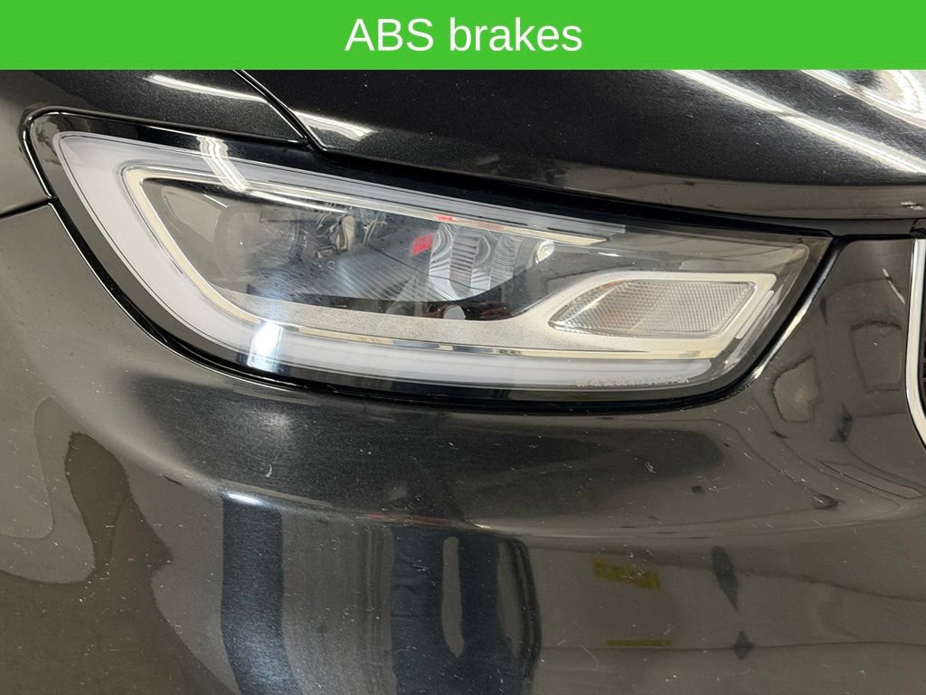 Used 2023 Chrysler Pacifica Touring-L FWD image 17