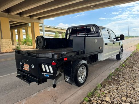 Used 2018 Ford F250 XL w/ Power Equipment Group image 3
