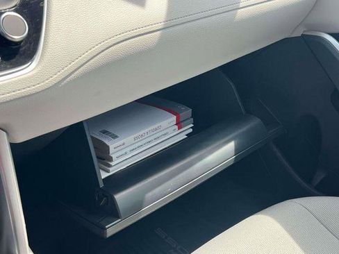 Certified 2023 Toyota Corolla Cross L image 11