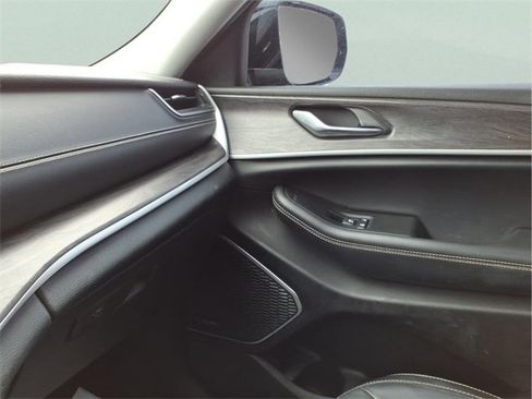 Used 2021 Jeep Grand Cherokee L Limited image 23