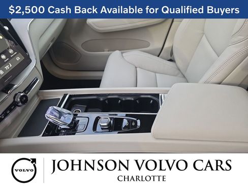 New 2026 Volvo XC60 B5 Ultra w/ Protection Package Premier image 26