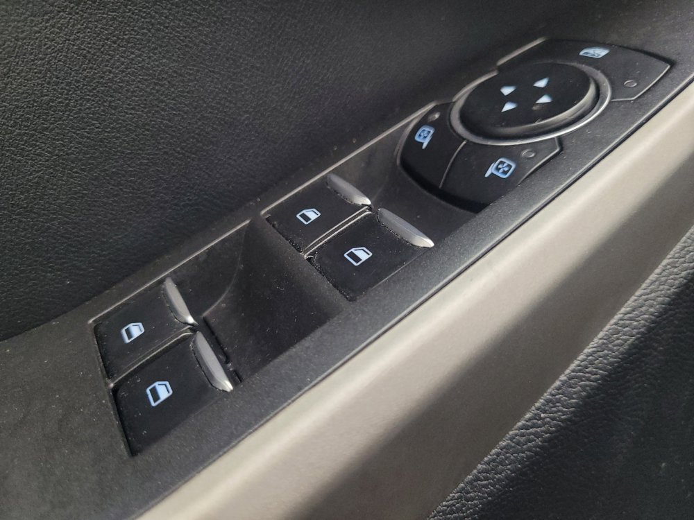Used 2022 Ford Explorer XLT w/ Equipment Group 202A AWD/4WD image 27