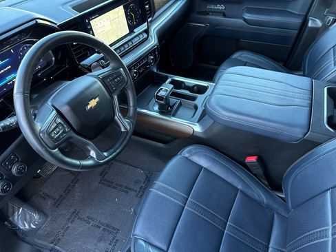 Used 2024 Chevrolet Silverado 1500 High Country w/ Technology Package image 10