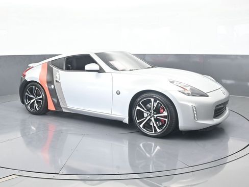Used 2020 Nissan 370Z w/ Sport Package image 8