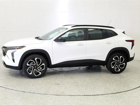 New 2026 Chevrolet Trax RS w/ Driver Confidence Package FWD image 4