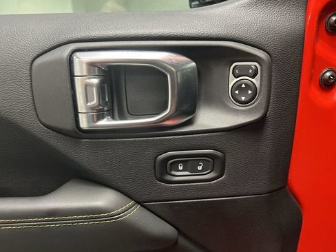 Used 2025 Jeep Wrangler Unlimited Sahara w/ Safety Group AWD/4WD image 22