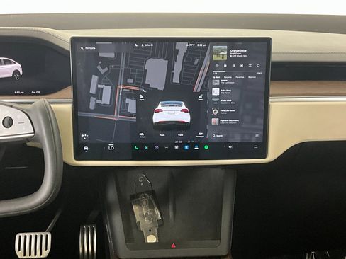 Used 2022 Tesla Model X Base image 12