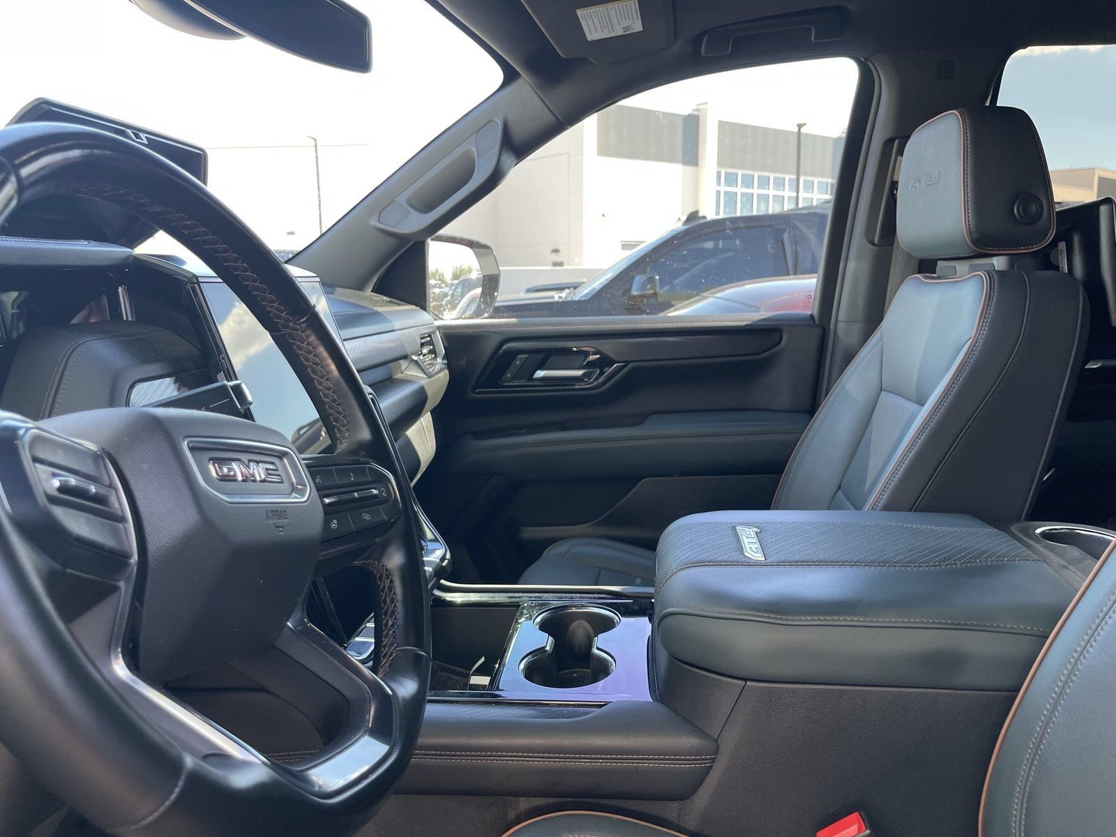 Certified 2025 GMC Yukon AT4 AWD/4WD image 10