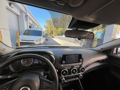 Used 2025 Nissan Sentra S image 31