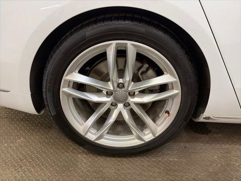 Used 2015 Audi A8 4.0T w/ Luxury Package image 38