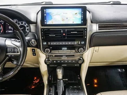 Used 2023 Lexus GX 460 Premium w/ Accessory Package image 14