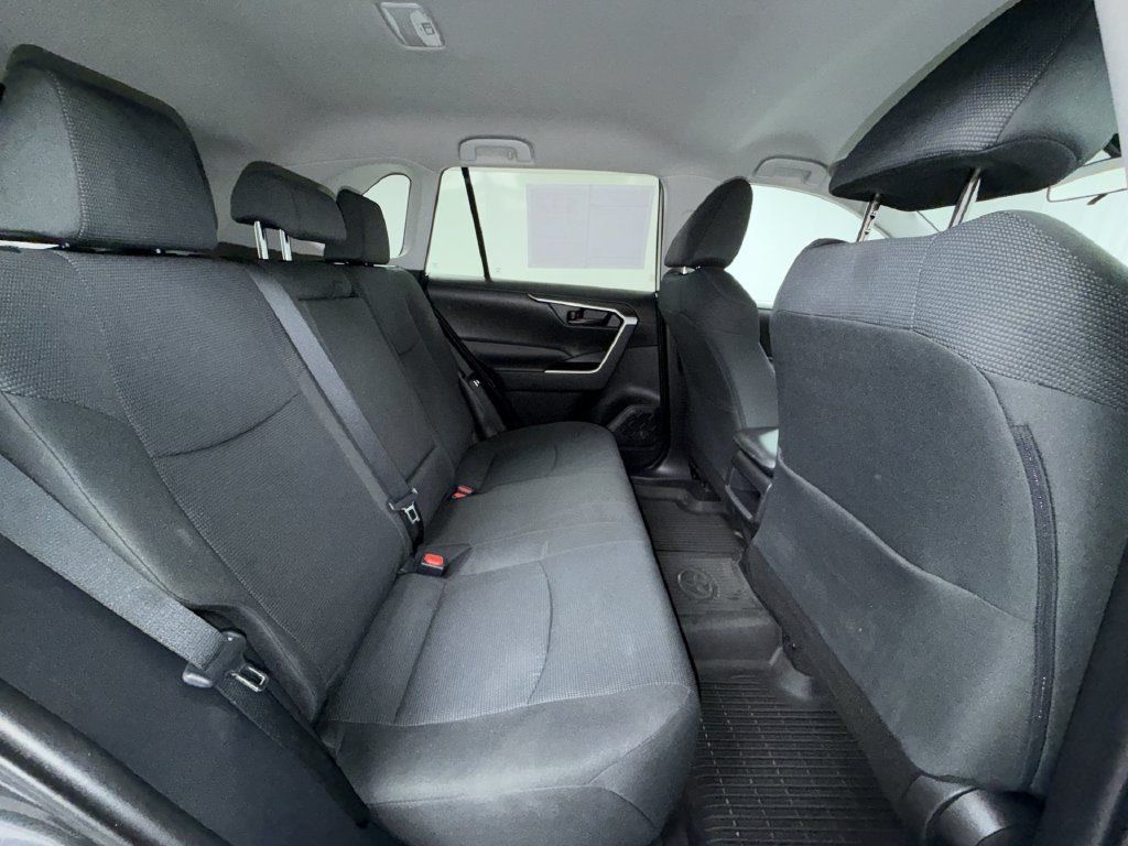 Used 2020 Toyota RAV4 LE w/ All Weather Liner Package AWD/4WD image 17
